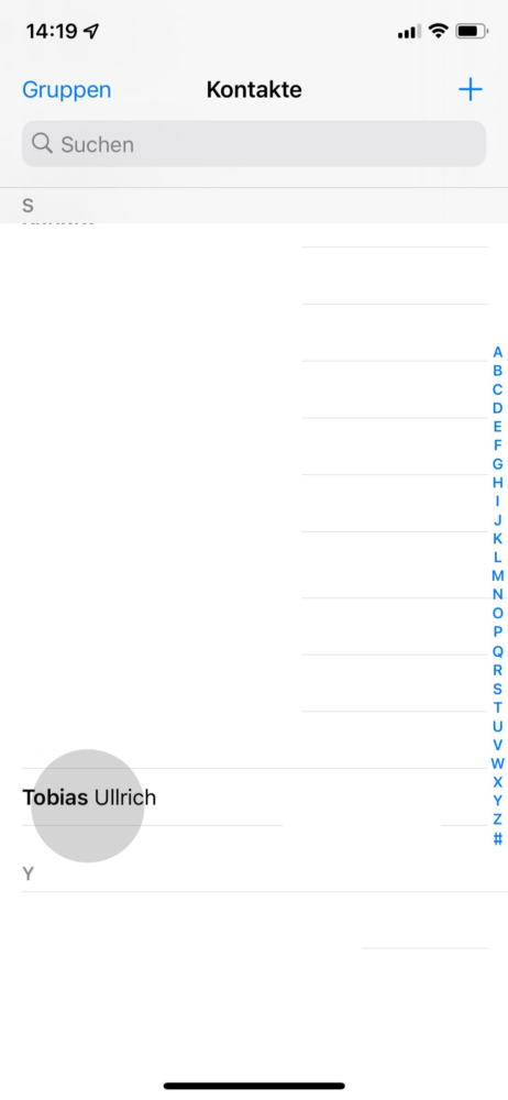 Öffne die Kontakte an dem iPhone und wähle einen Kontakt aus, den du löschen möchtest